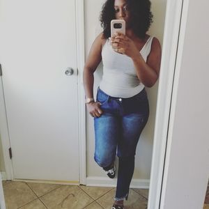 Meet your Posher, Nell